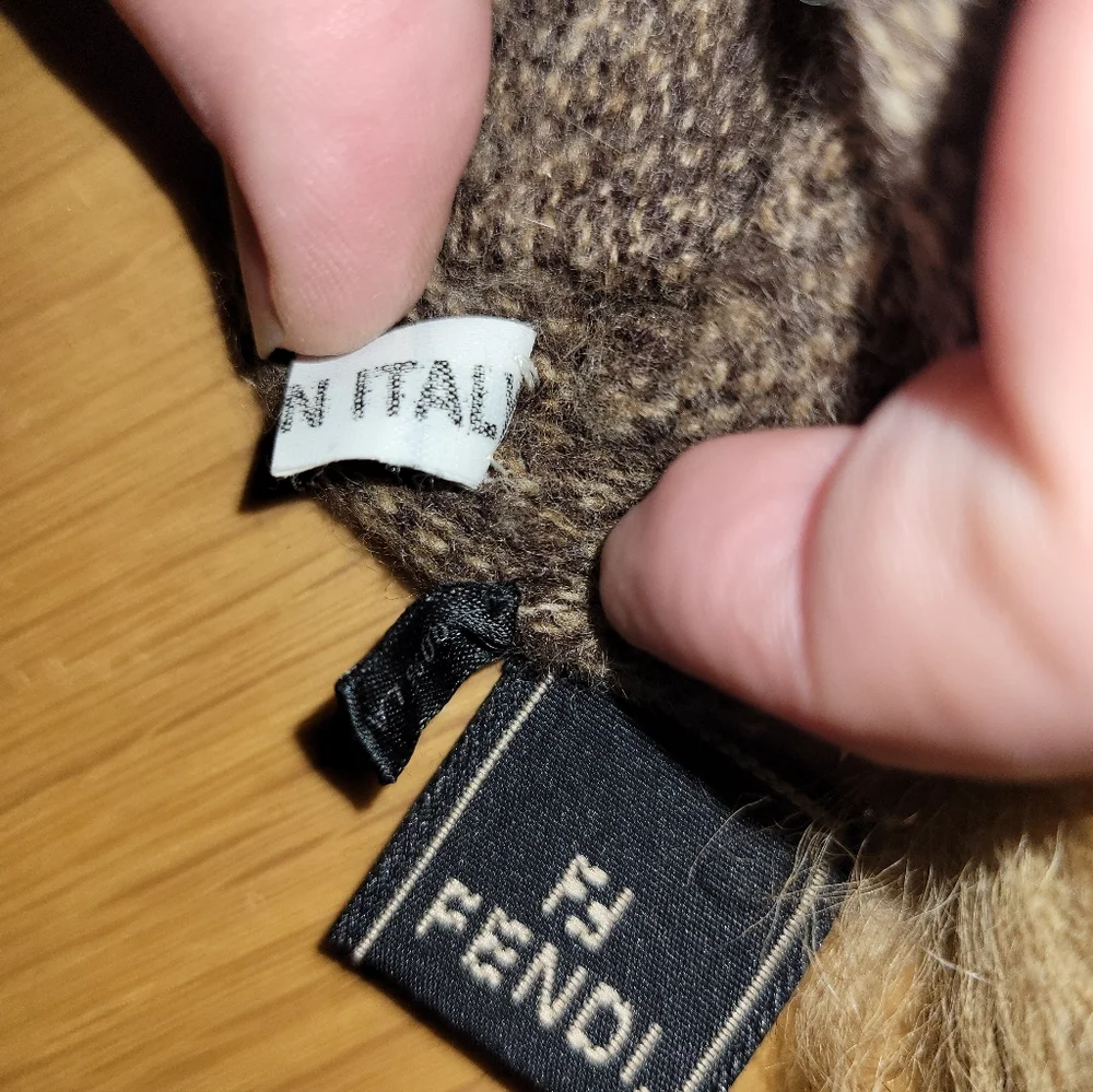 FENDI 80's Vintage Gloves - Picture 6 of 12